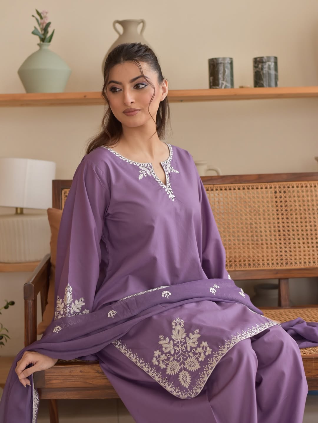 ASH-LUXURY EMBROIDERED LAWN 3pc (SL-6193)