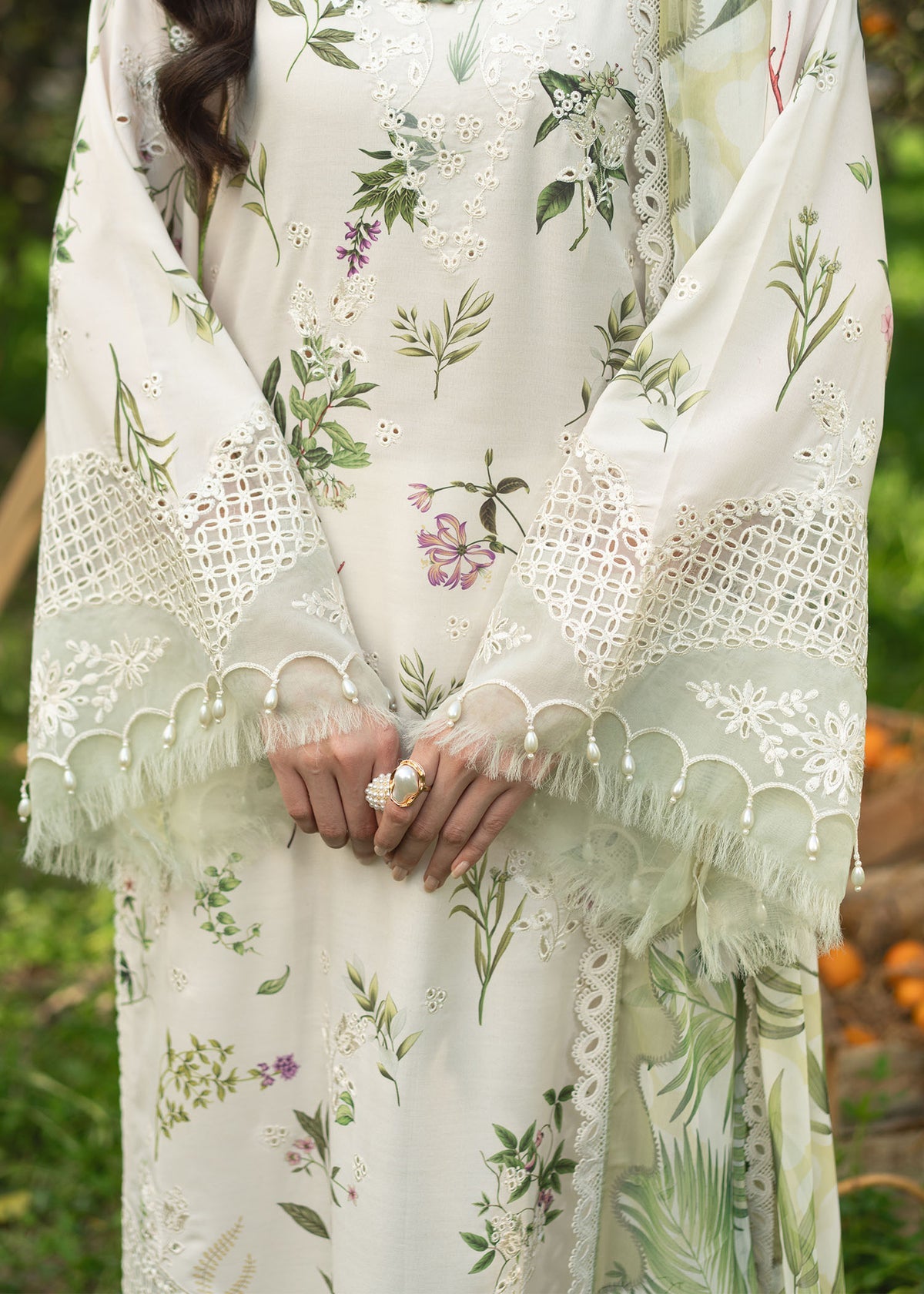 Sardinia White Tulip Printed Embroidered Lawn Unstiched 3pc (SL-556)