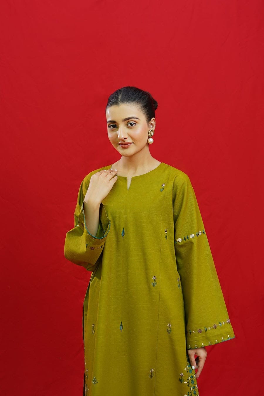 URGE EMBROIDERED LAWN 3pc (SL106)