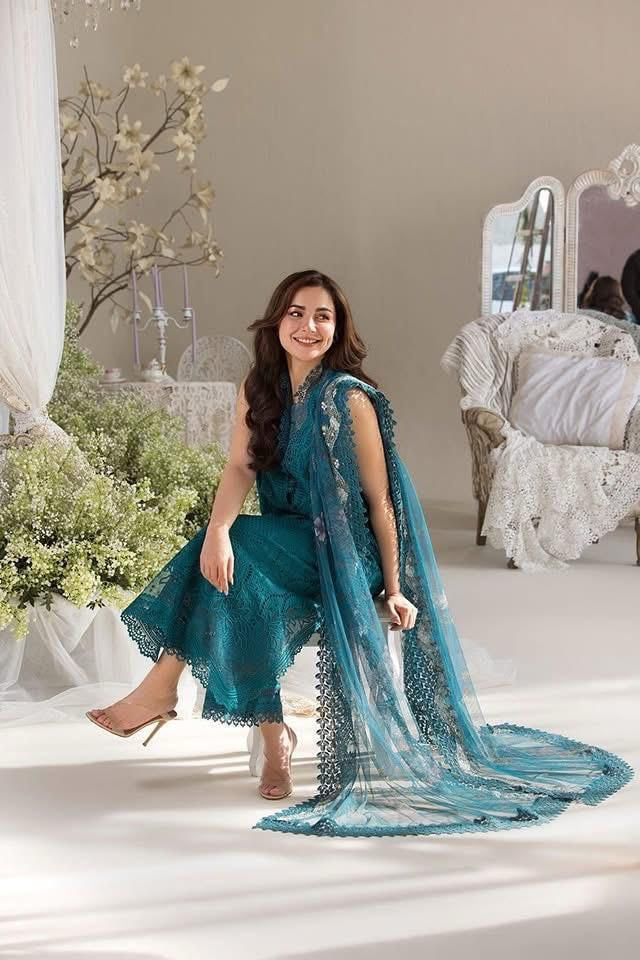 SOBIA NAZIR | LUXURY BORING EMBROIDERED LAWN 3pc | SL-3403