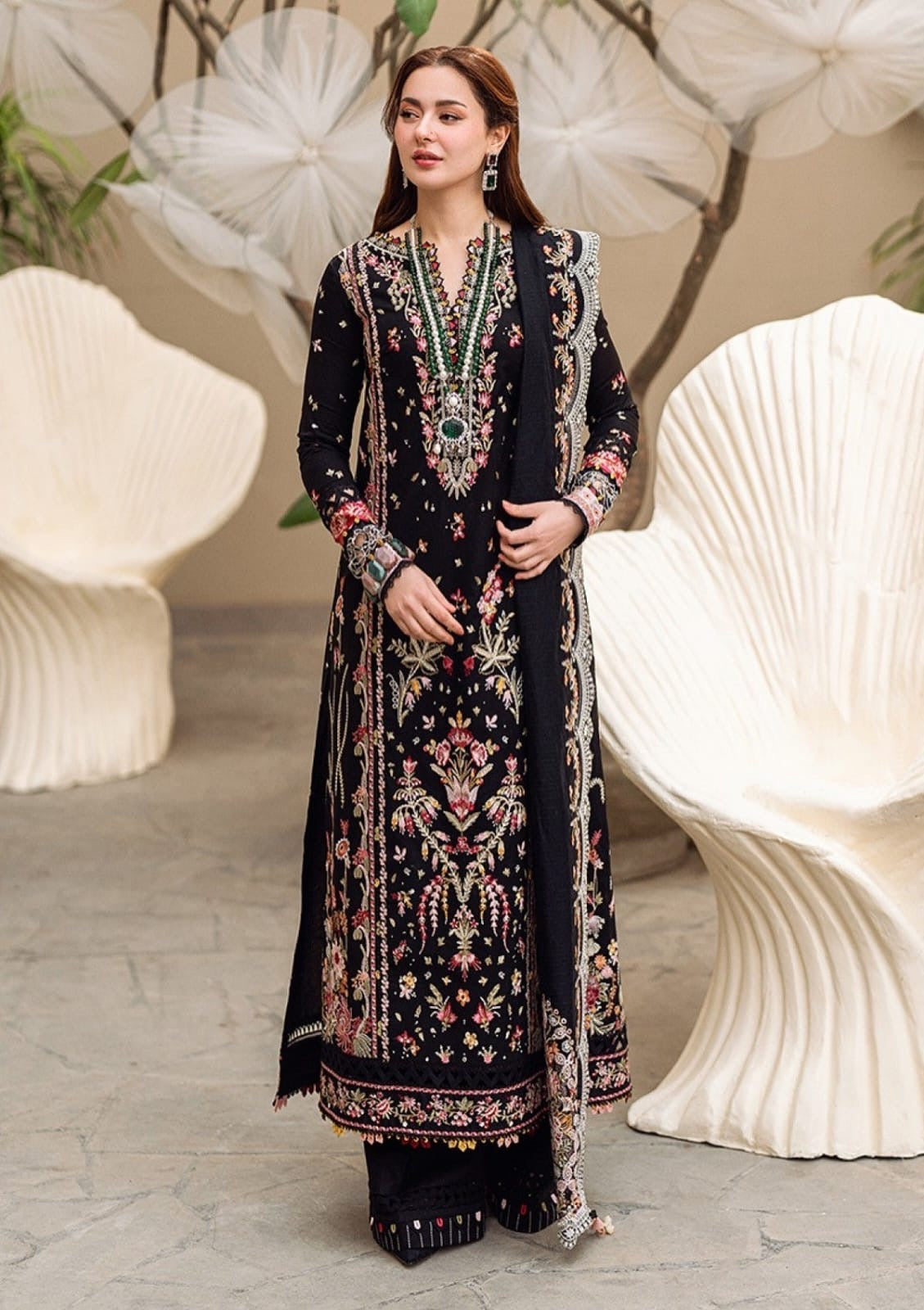 HANNAH-QALAMKAR LUXURY EMBROIDERED LAWN 3pc (SL-7383)
