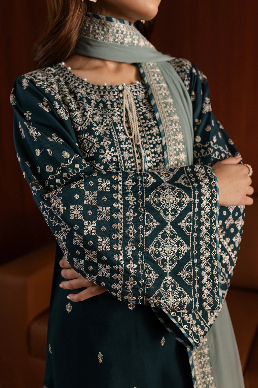 ARZU-BATIK EMBROIDERED LAWN 3pc (SL-447)