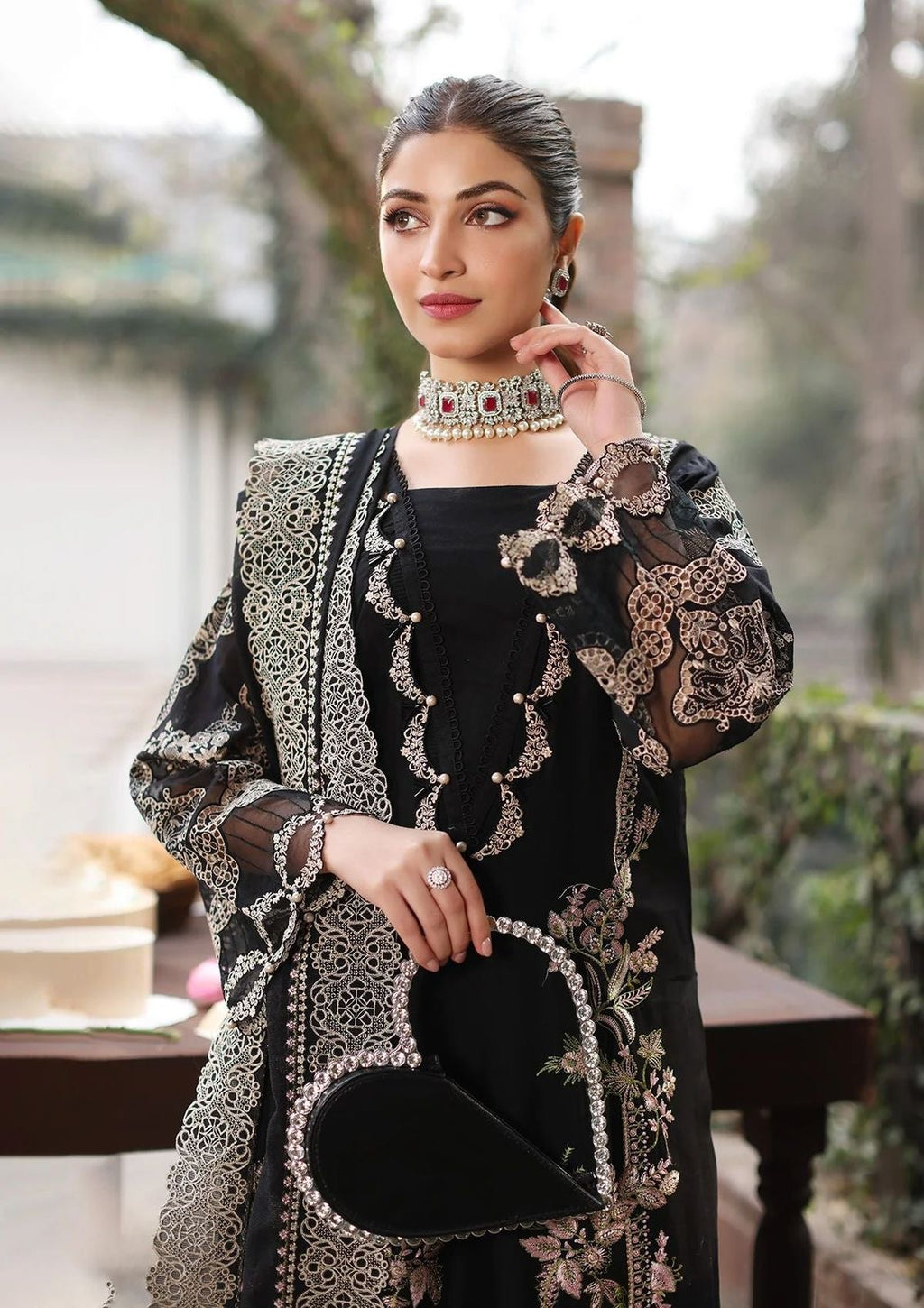 NOOR-KAHF PREMIUM-HEAVY EMBROIDERED LAWN 3pc (SL-1124)