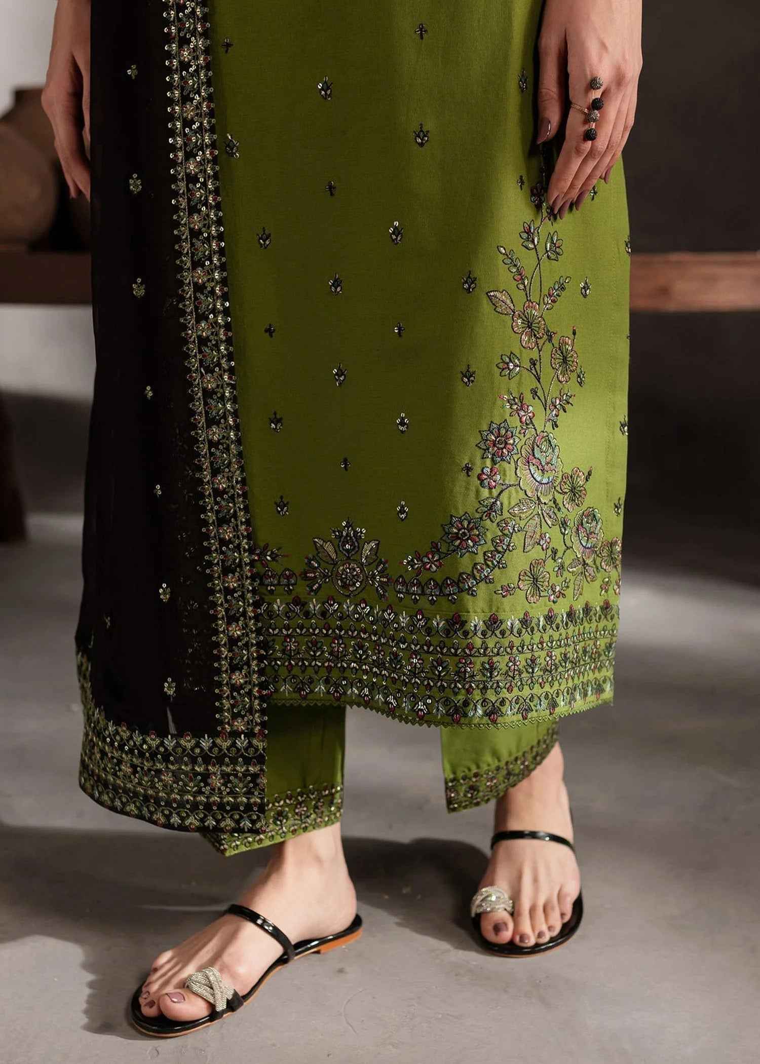 BATIK | Luxury Embroidered Lawn 3pc | SL-1955