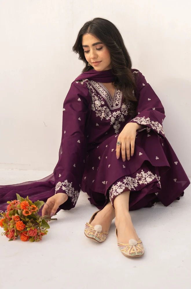 AGHA NOOR-HEAVY EMBROIDERED LAWN 3pc (SL-761)