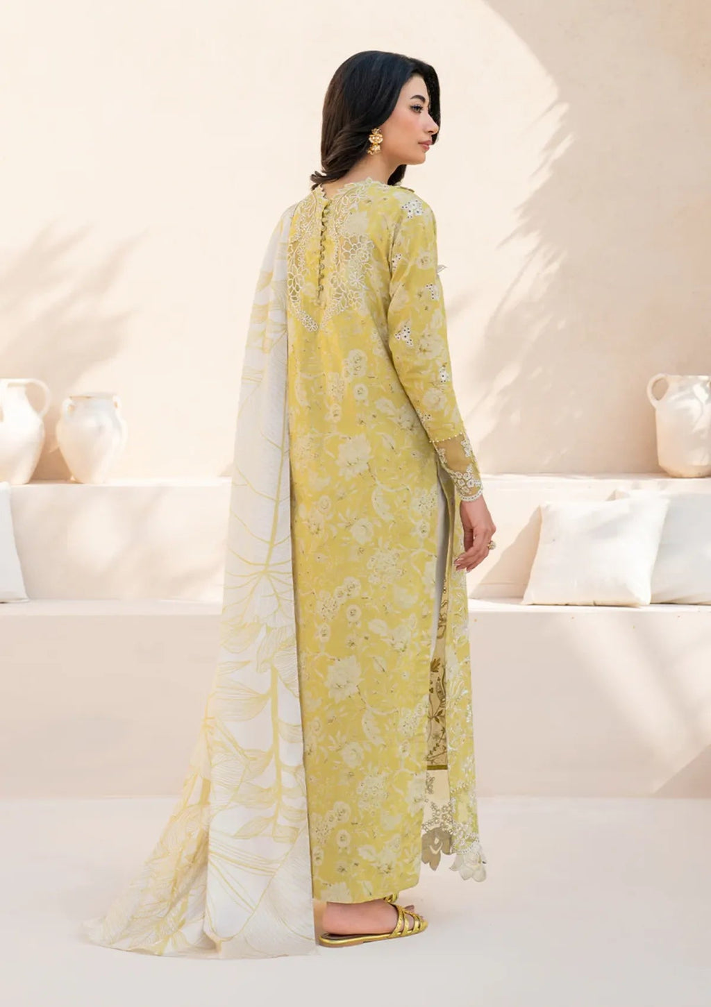 Iznik Printed Embroidered Unstiched Lawn 3pc (SL-559)