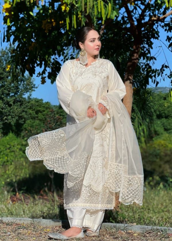 NISHA-CHIKANKARI EMBROIDERED LAWN UNTICHED 3pc