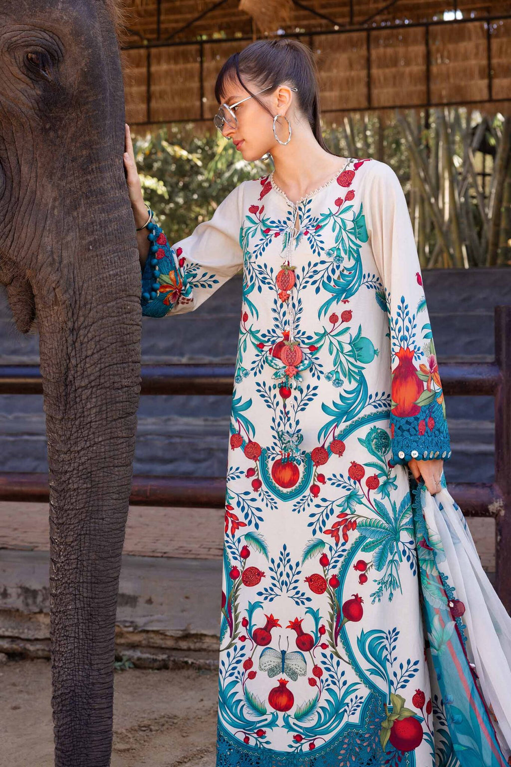 MARIA B | PRINTED EMBROIDERED LAWN 3pc
