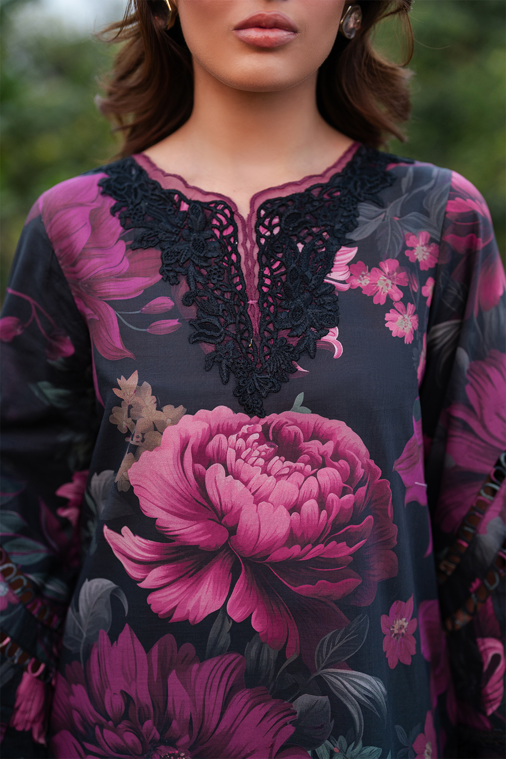 IZNIK PRINTED EMBROIDERED LAWN UNSTICHED 3pc (SL-525)