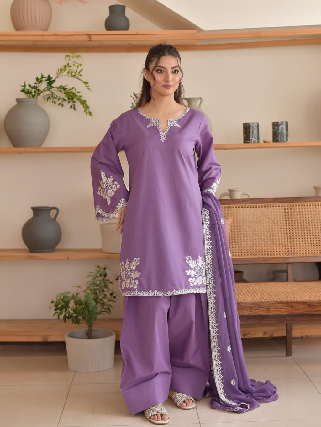 ASH-LUXURY EMBROIDERED LAWN 3pc (SL-6193)