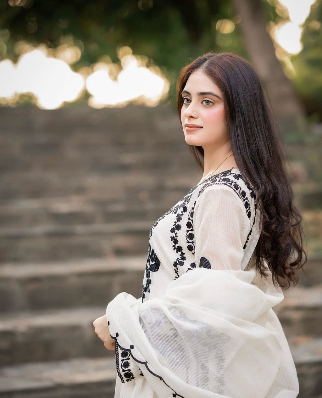 ASIM JOFA-LUXURY EMBROIDERED LAWN WITH ORGANZA DUPATTA (SL-905)