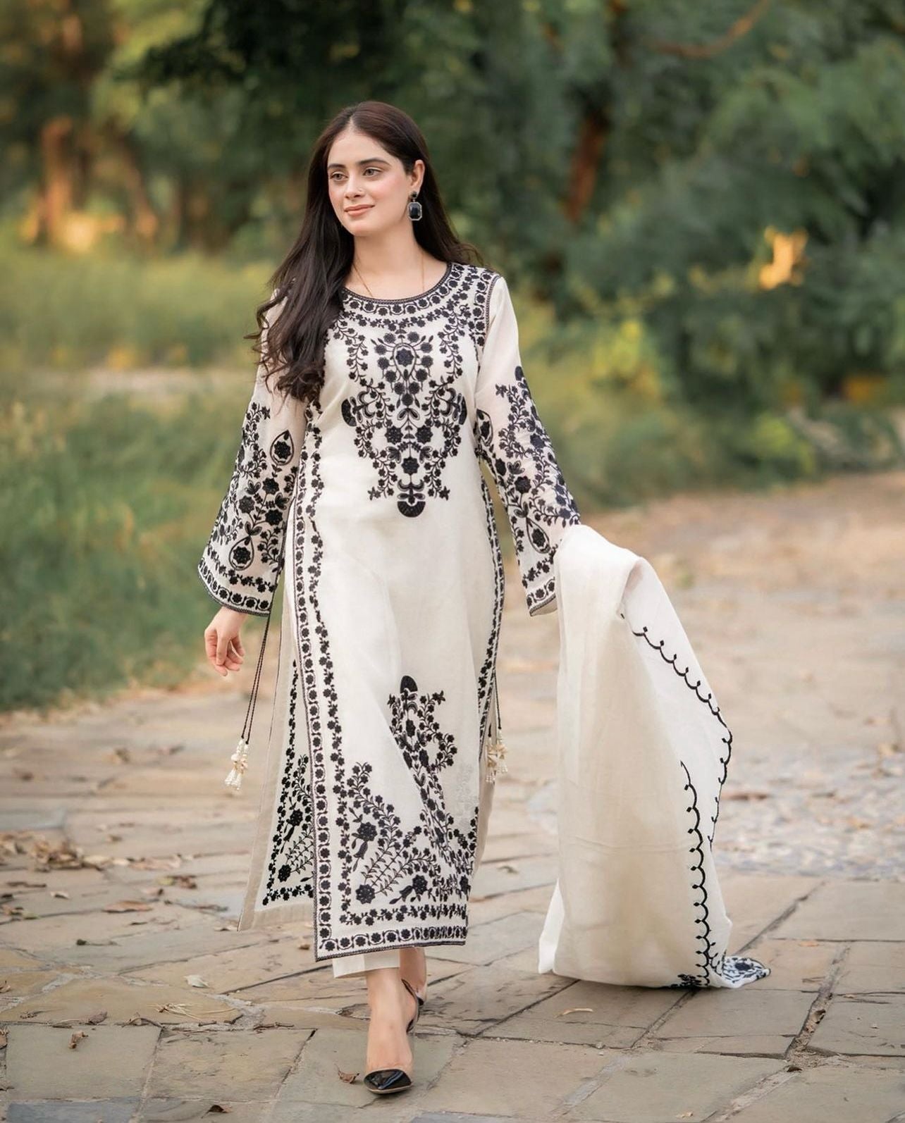 ASIM JOFA-LUXURY EMBROIDERED LAWN WITH ORGANZA DUPATTA (SL-905)