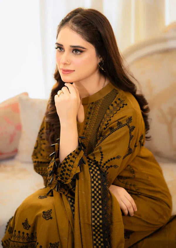 LIBAAS-HEAVY EMBROIDERED LAWN 3pc (SL-1247)