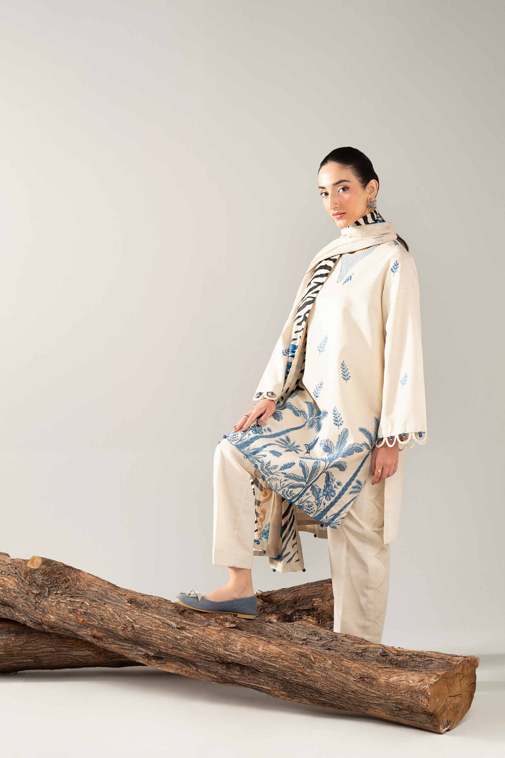 NISHAT-Embroidered Lawn Unstiched 3pc (SL-344)